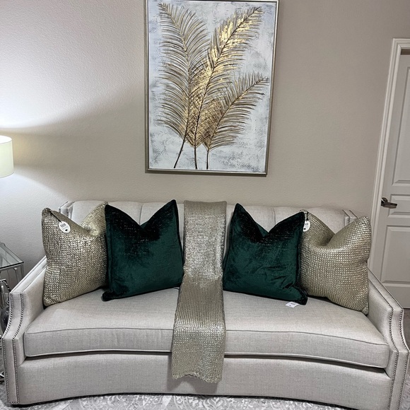 1-NWT CALDEIRA CUT VELVET
DECORATIVE PILLOW (READ DESCRIPTION FOR DETAILS) - Picture 10 of 17